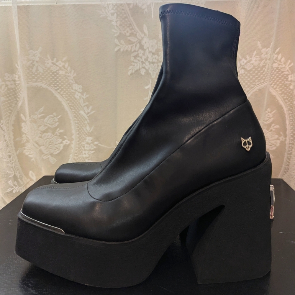 Naked Wolfe platform boots size 9